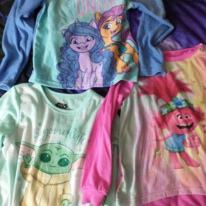 GIRLS PAJAMA TOPS.....SET OF 3......LIKE NEW